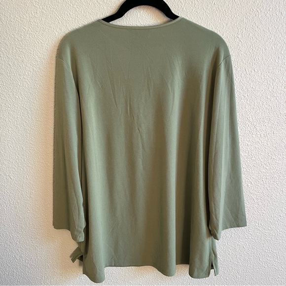 Banana Republic Sage Green Silky V-Neck Blouse Large - Picture 9 of 9